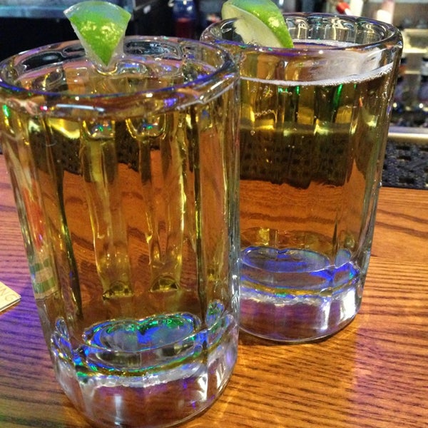 Photo taken at Chili&#39;s Grill &amp; Bar by Tracy R. on 3/21/2013