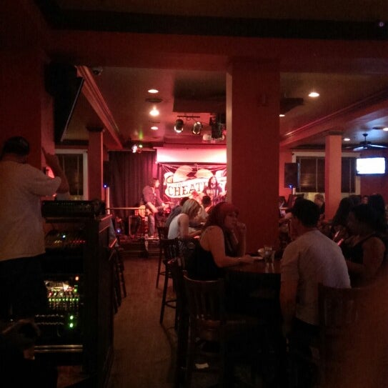 Photo taken at Growlers of Gaithersburg by Seva I. on 6/22/2013
