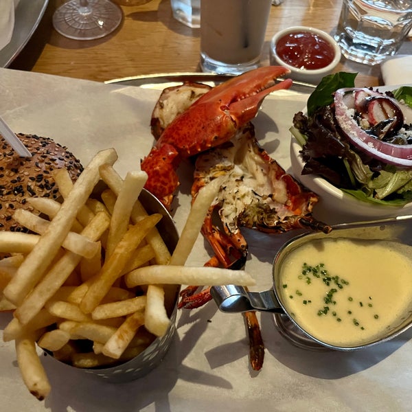 Foto scattata a Burger &amp; Lobster da Sertan C. il 7/20/2023