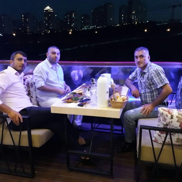 รูปภาพถ่ายที่ HT Manş-Et Restaurant โดย Emrah Ö. เมื่อ 7/22/2017