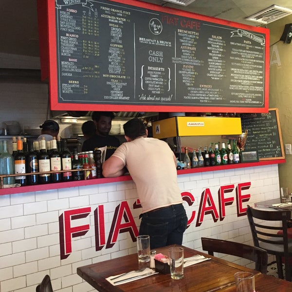 รูปภาพถ่ายที่ Fiat Café โดย Jan-Alix K. เมื่อ 3/20/2016