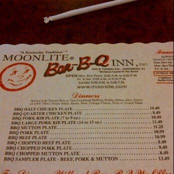 Photo prise au Moonlite Bar-B-Q Inn par Danielle D. le9/20/2012