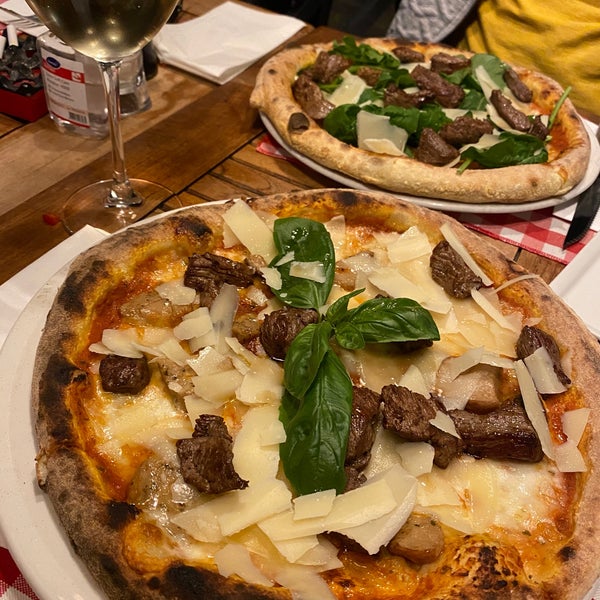 Photo taken at Il Vicino Pizzeria by Asya Ö. on 11/1/2020