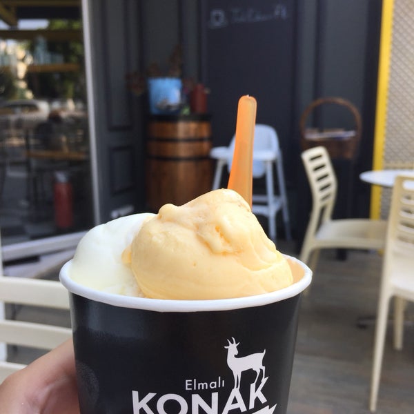 Foto tirada no(a) Konak Dondurma por Asya Ö. em 6/29/2019