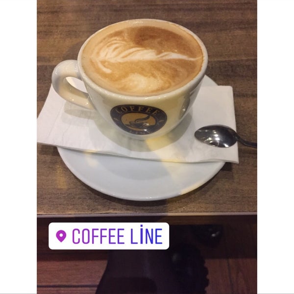 Foto diambil di Coffee Line oleh Yasemin🌿 pada 11/5/2018