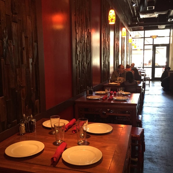 10/18/2015 tarihinde Faye Z.ziyaretçi tarafından 家 Jia Szechuan Food &amp; Bar'de çekilen fotoğraf