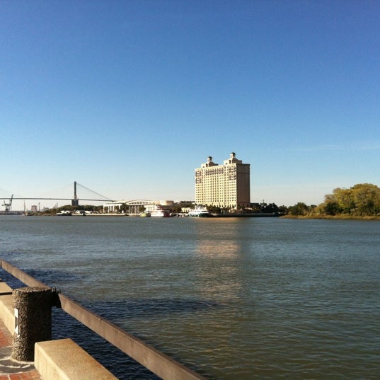 Foto tirada no(a) Marriott Savannah Riverfront por Lorraine R. em 11/2/2012