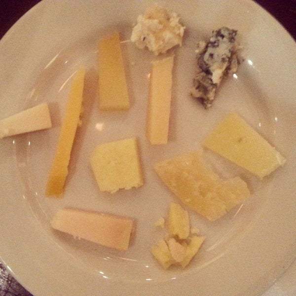 Photo taken at Cheese Culture by Mauricio O. on 9/12/2014