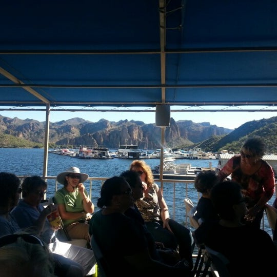 Foto diambil di Desert Belle Tour Boat oleh Suzette pada 10/14/2012