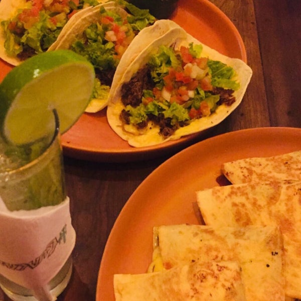 Снимок сделан в Guacamole Cocina Mexicana пользователем Joyce O. 4/10/2019