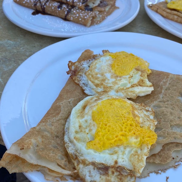 Photo taken at Crepes n&#39; Crepes by Abdullah K on 12/4/2021