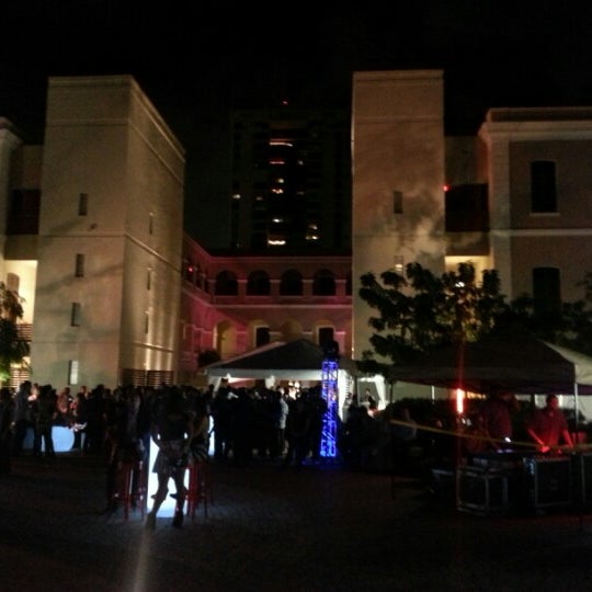 รูปภาพถ่ายที่ Conservatorio de Música de Puerto Rico โดย Jose D. เมื่อ 12/21/2012