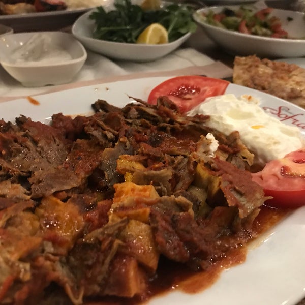 5/27/2018 tarihinde Sametziyaretçi tarafından Divan-ı Sofra Restaurant'de çekilen fotoğraf