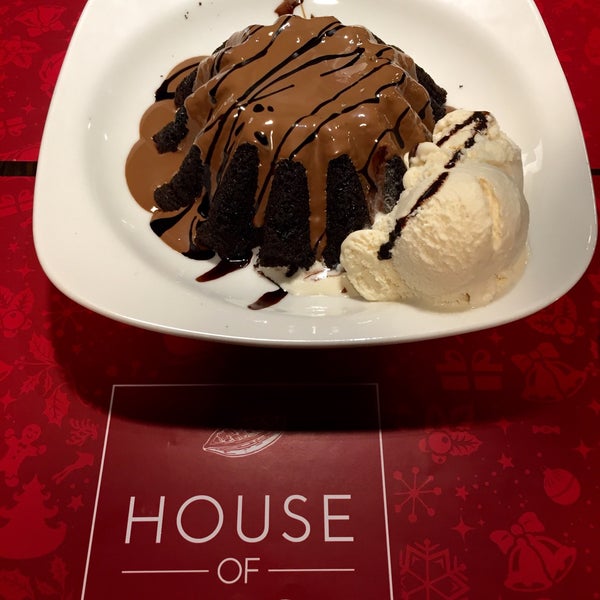 Chocolate house. House of chocolate. Саверен с ванилью и шоколадом. Шоколадный домик. Choco house logo.