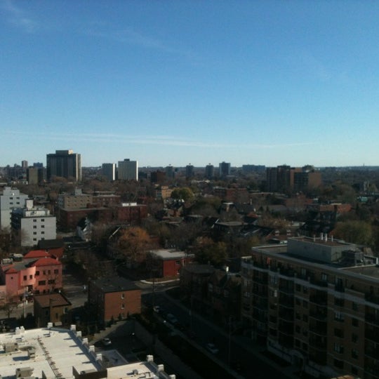 Снимок сделан в Quality Hotel Downtown Ottawa пользователем Cathy C. 11/10/2012