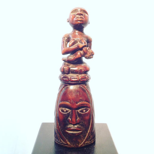 Photo taken at Galerie d&#39;Art Primitif Africain        Art Gallery l&#39;Oeil et la Main     Expert by Art Primitif Africain A. on 9/15/2015