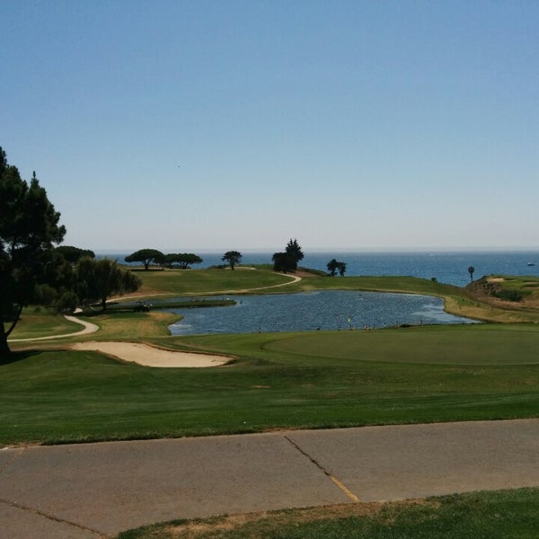 Das Foto wurde bei Sandpiper Golf Course von Marie M. am 7/31/2014 aufgenommen