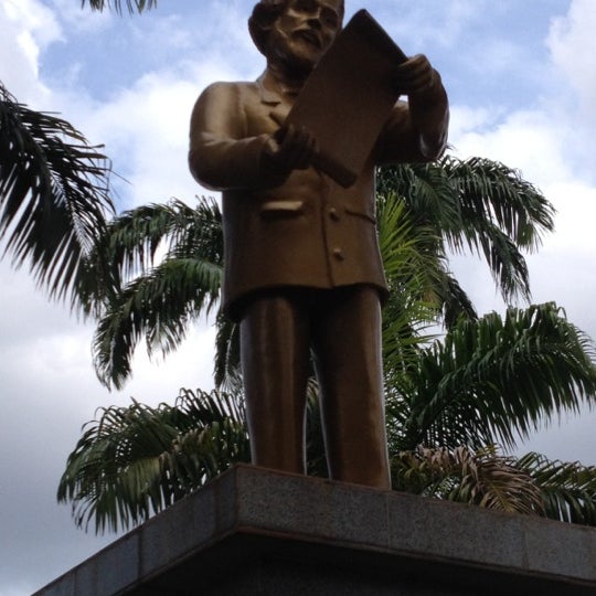 Photo taken at Praça Gonçalves Dias by Michel C. on 12/16/2012