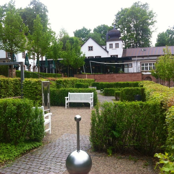 Das Foto wurde bei Romantik Hotel Landschloss Fasanerie von Willi Z. am 5/8/2014 aufgenommen
