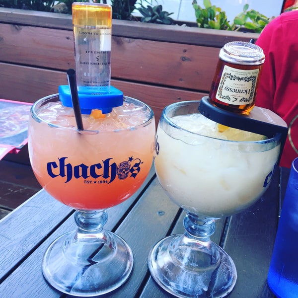 Снимок сделан в CHACHO&#39;S Restaurant пользователем Cheryl 🏈 10/6/2016