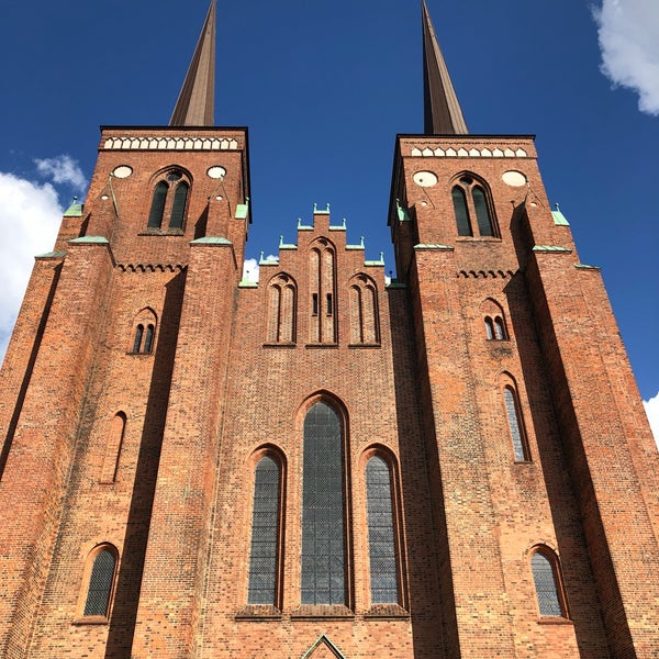 Foto diambil di Roskilde Domkirke | Roskilde Cathedral oleh Yoriki Y. pada 9/2/2019