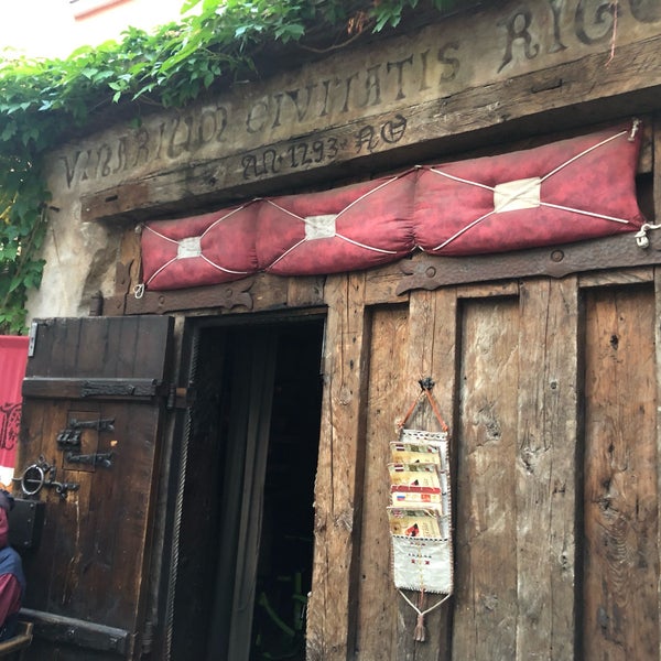 Foto tirada no(a) Rozengrāls | Authentic Medieval Restaurant por Yoriki Y. em 8/25/2019