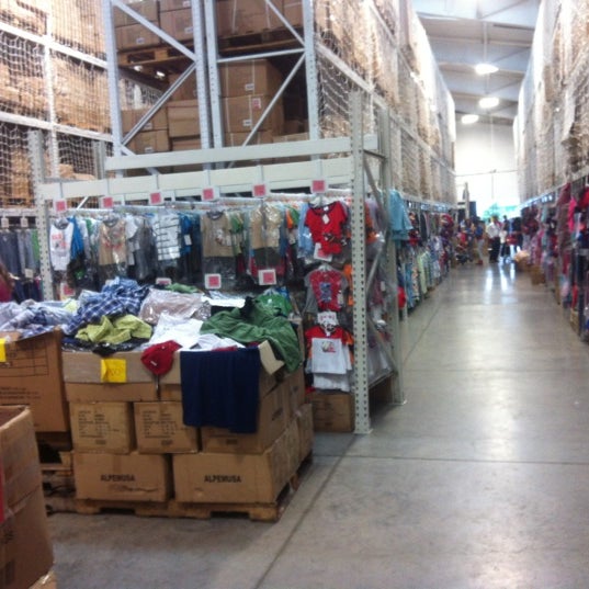 Pequeño Mundo Gran tienda en Escazu