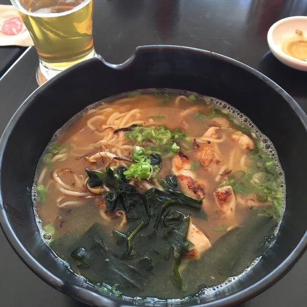 5/16/2015にÁngel P.がHamachi Restaurante Japonés &amp; Sushi Houseで撮った写真