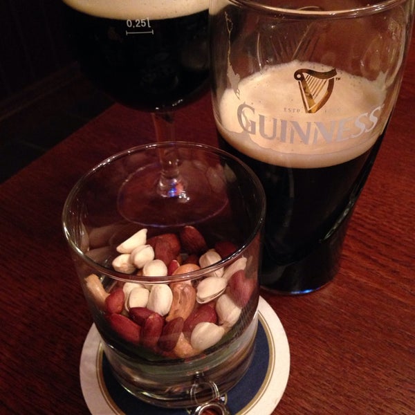 Das Foto wurde bei Dublin Irish Pub von Anastasia K. am 10/4/2013 aufgenommen