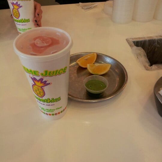 Photo taken at Xtreme Juice by Lisa F. on 12/9/2012