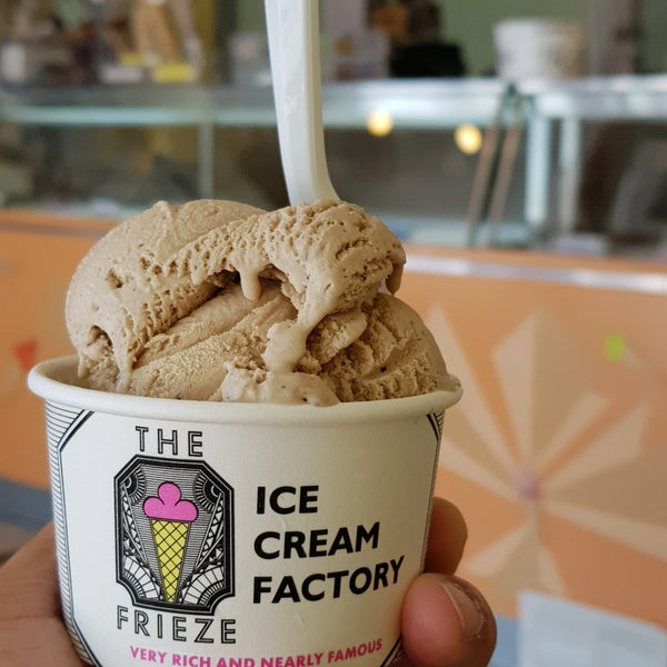 Снимок сделан в The Frieze Ice Cream Factory пользователем Noom K. 6/1/2018