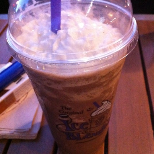 Photo taken at The Coffee Bean &amp; Tea Leaf by Charlie A. on 11/19/2012