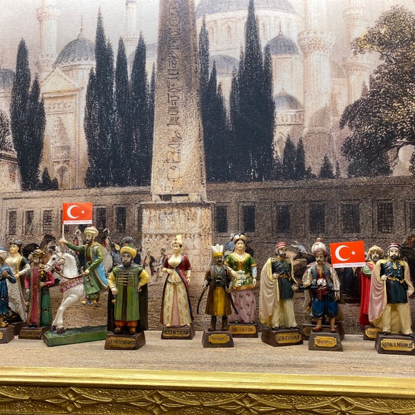 Foto diambil di Güler Osmanlı Mutfağı oleh Şebnem E. pada 10/12/2022