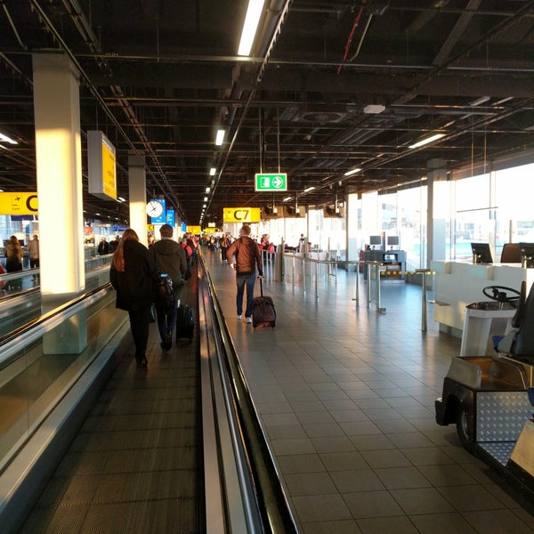 Foto tirada no(a) Aeroporto de Amesterdão Schiphol (AMS) por ᴡ H. em 2/26/2018