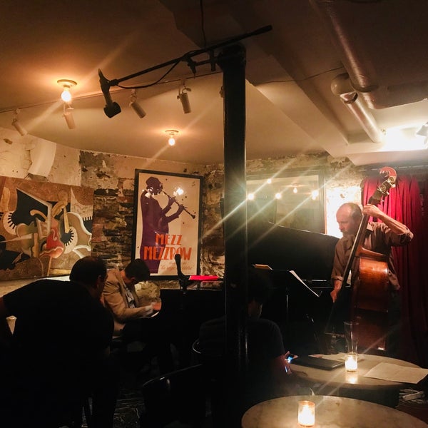 Photo taken at Mezzrow by 冰冰 on 10/8/2018