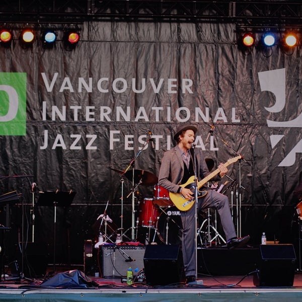 , 6 фото. Джазовый фестиваль в дании. Гитарист джесси кук. , 6 фото. Vancouver international jazz festival.