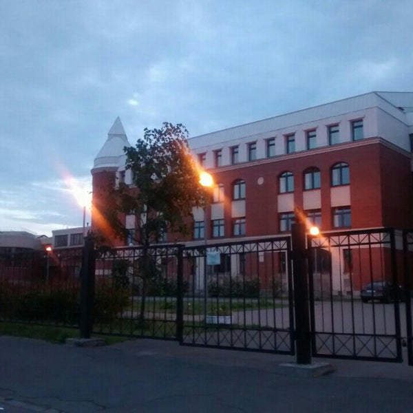 школа 410 москва. 410 школа в пушкине. школа 410. 410 школа в пушкине. лицей 410.