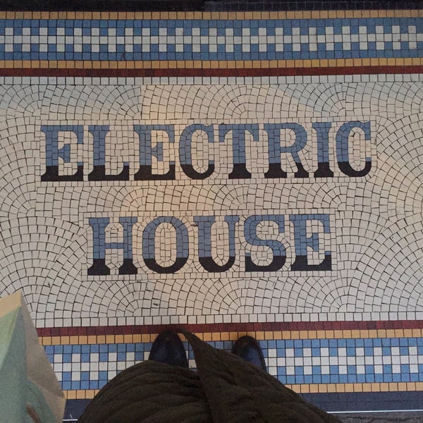Foto tirada no(a) Electric House por Lorena R. em 12/26/2016
