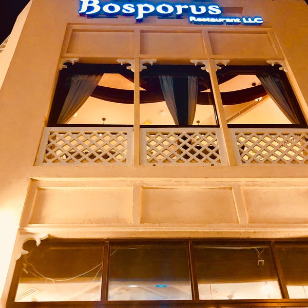 รูปภาพถ่ายที่ Bosporus Restaurant โดย Bİlal K. เมื่อ 4/16/2018