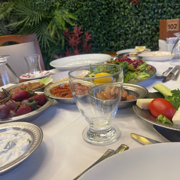 Das Foto wurde bei Ağababa Döner &amp; Yemek Restaurant von Buse M. am 3/26/2023 aufgenommen