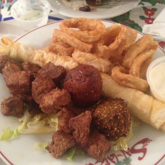 12/7/2012에 Celene R.님이 Sahara Restaurant에서 찍은 사진