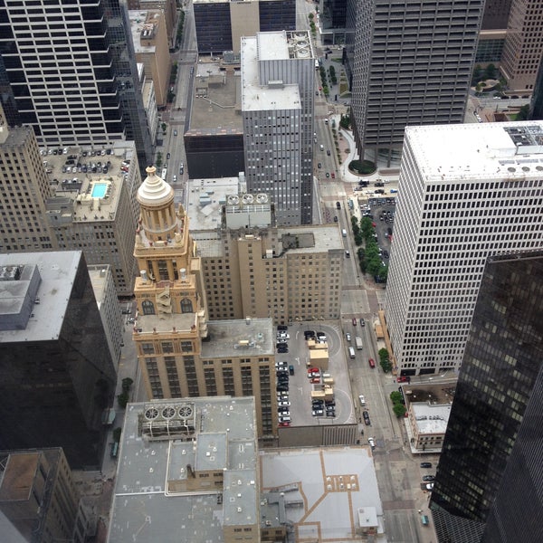 5/2/2013 tarihinde Gonzalo M.ziyaretçi tarafından JPMorgan Chase Tower'de çekilen fotoğraf