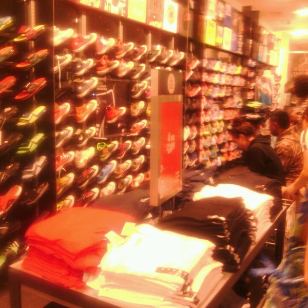 Nike store 2025 paddock mall