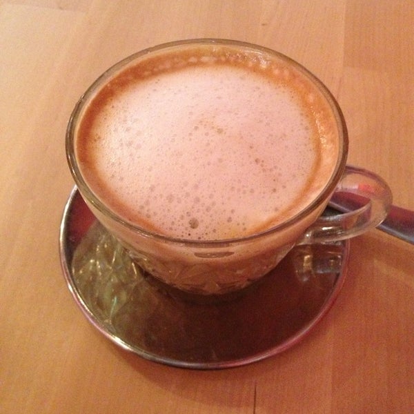 Foto tomada en Moloko The Art of Crepe and Coffee  por Chelsea D. el 2/2/2013