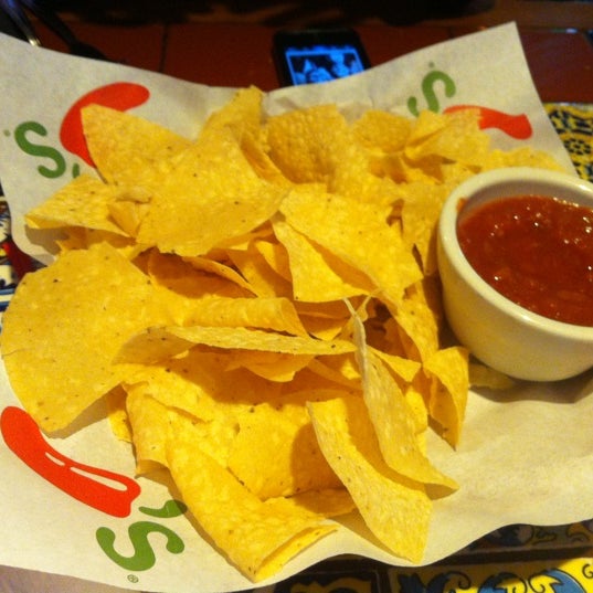 Photo taken at Chili&#39;s Grill &amp; Bar by Andrew C. on 10/14/2012