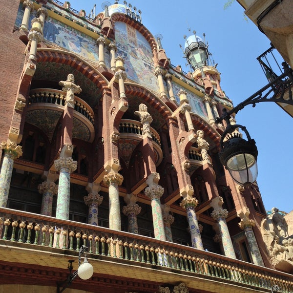 Das Foto wurde bei Palau de la Música Catalana von R . am 4/22/2013 aufgenommen