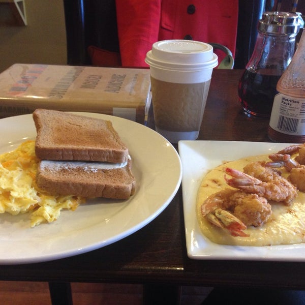 11/25/2013にBrea E.がHighlands Cafeで撮った写真