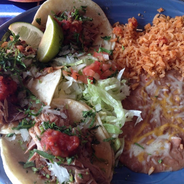 Foto tirada no(a) Cocina Medina mexican restaurant por Tom G. em 5/18/2014