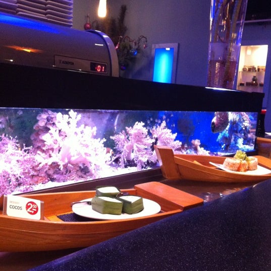 รูปภาพถ่ายที่ Ikesu Japanisches Restaurant โดย Marina K. เมื่อ 12/22/2012