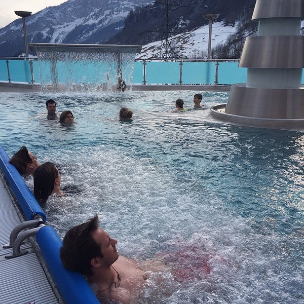 3/15/2015 tarihinde Yevgen R.ziyaretçi tarafından Leukerbad Therme'de çekilen fotoğraf